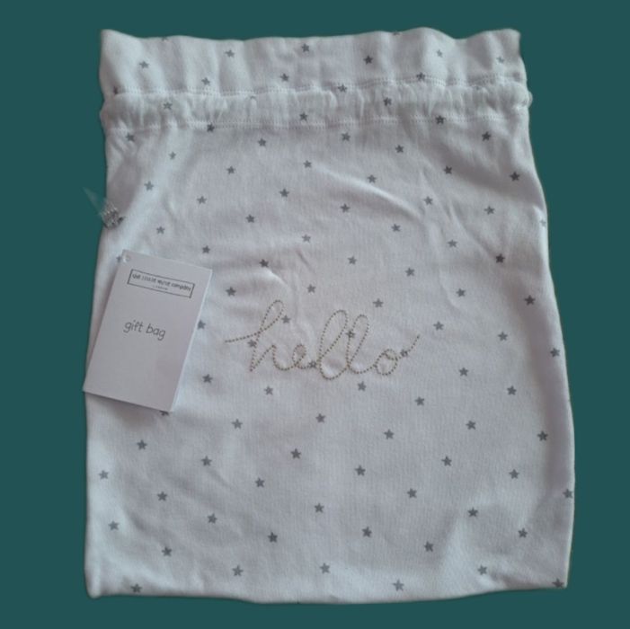 Дуже гарний набір одягу для новонародженого!