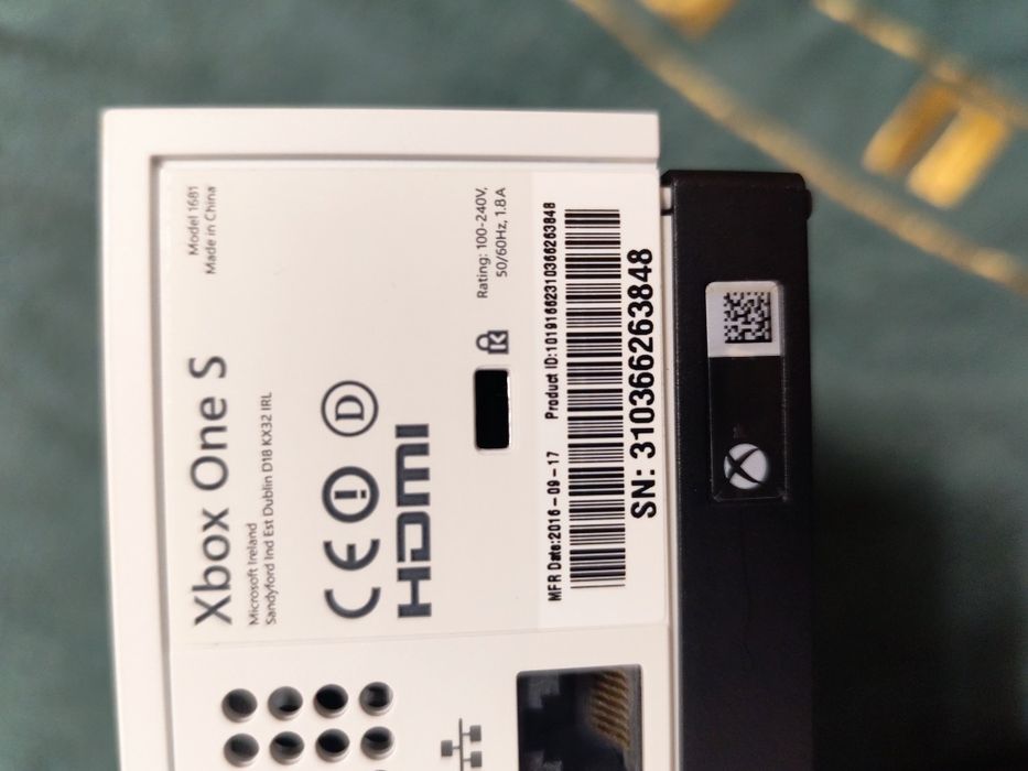 Продам Xbox One S