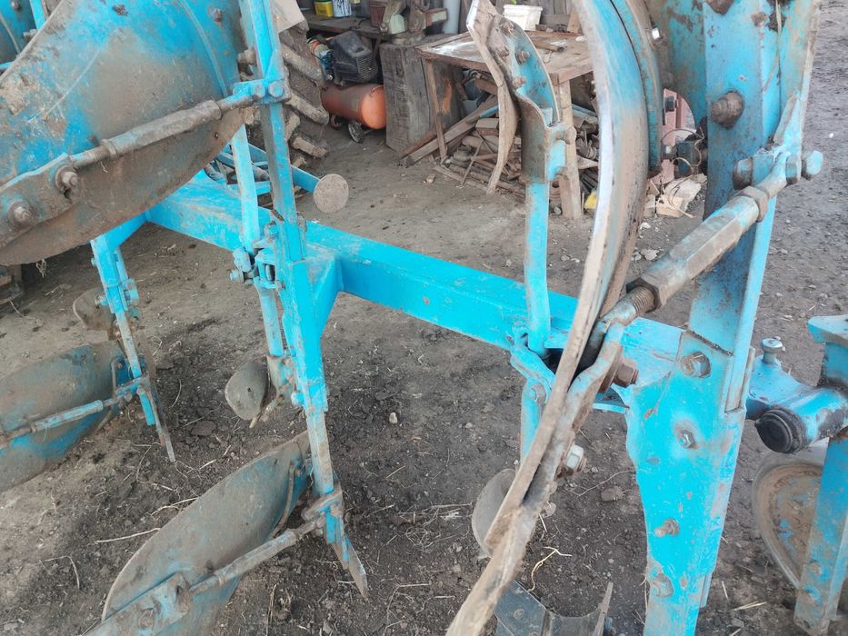 Плуг оборотний Lemkin