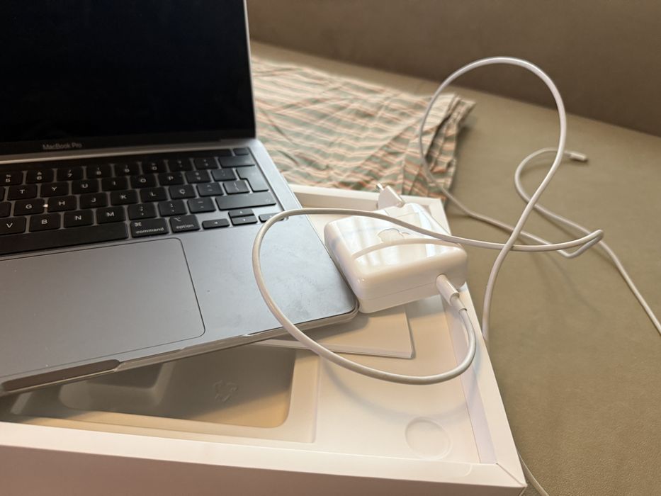Macbook pro apple 13