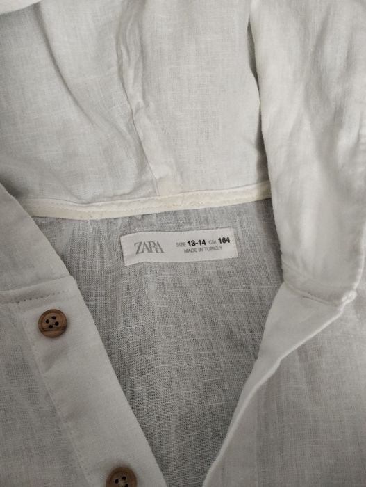 Дві Сорочки zara на 13 років. Недоліків не має . Ціна за дві-500