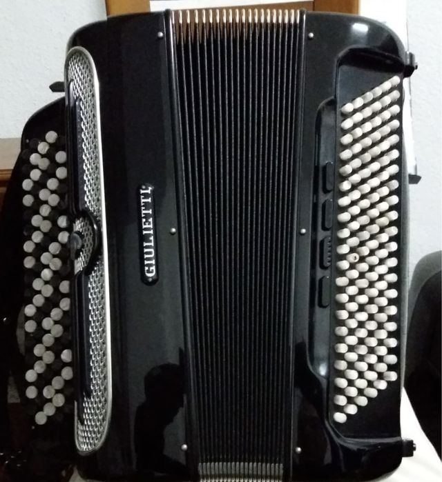 Acordeons Excelcior, Giulietti …