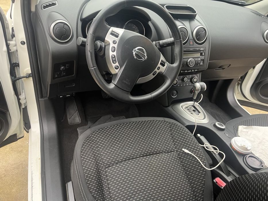 Продам дизельний Nissan Qashqai повний привід на автоматі