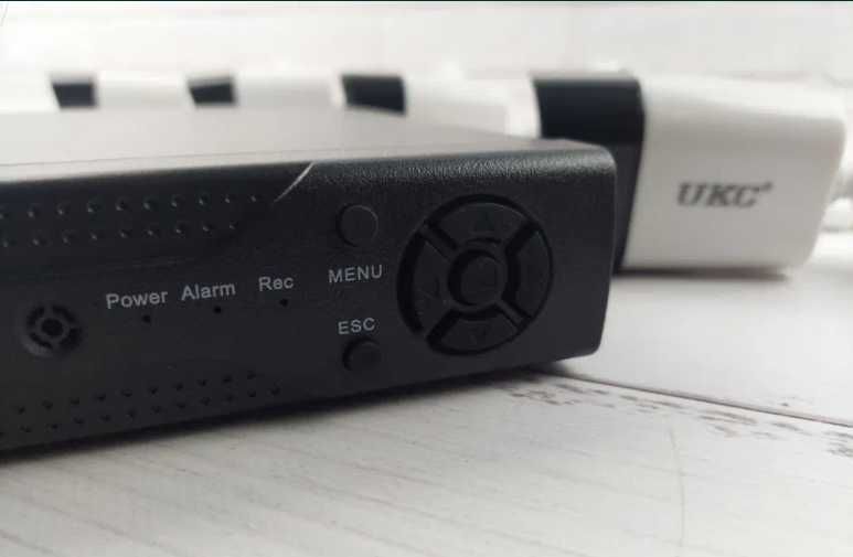 Охранная система на 4 камеры, комплект видеонаблюдения