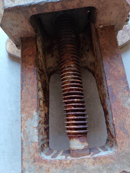 Тисы фрезерного станка