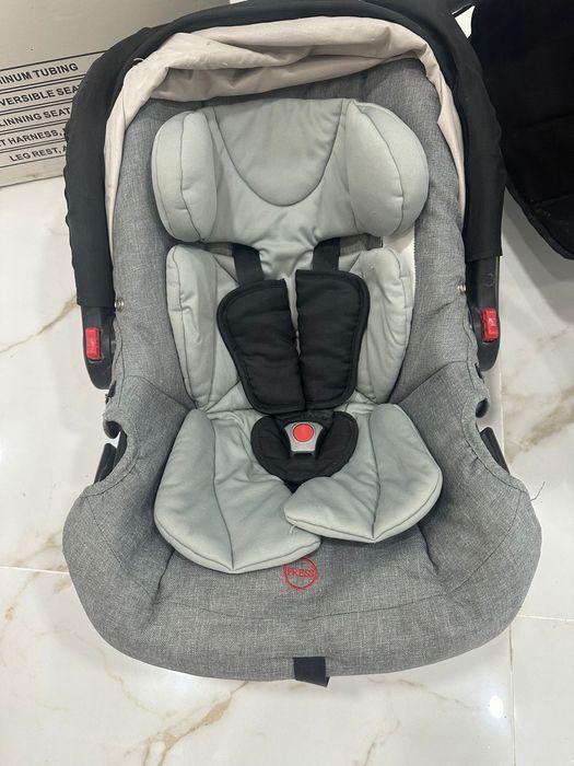 Carrinho de bebe Pierre Cardin