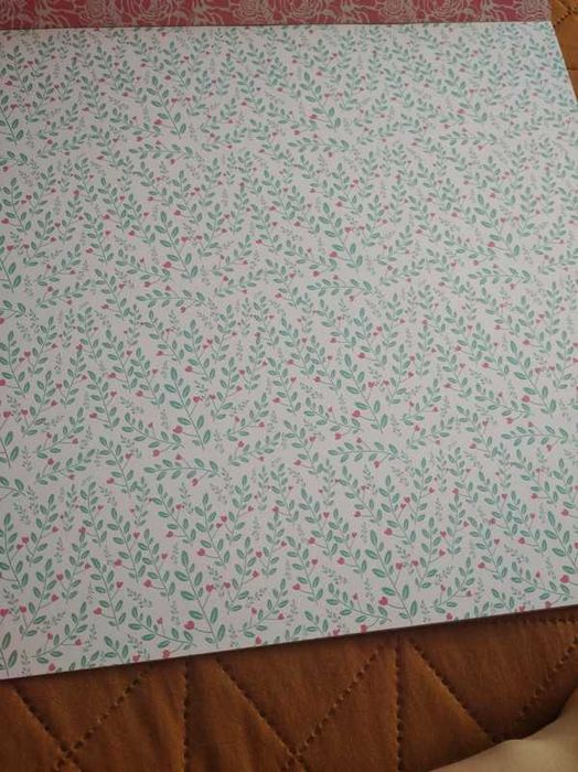 Papier do scrapbookingu. Gramatura 250gsm. 30.5*30.5 cm.