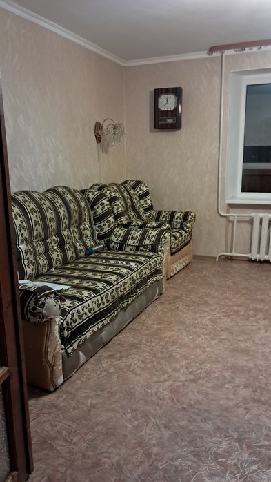 Продам велику чотирьохкімнатну квартиру в Теплодарі.
