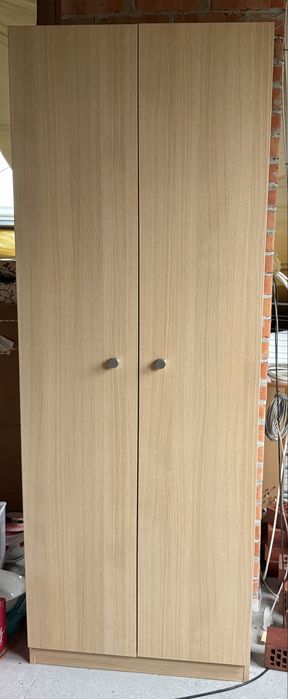 Szafa 75×204×38 cm – stan bardzo dobry, kolor dąb, półki