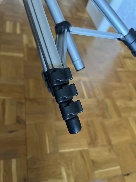 Продам штатив Falconeyes. 1330