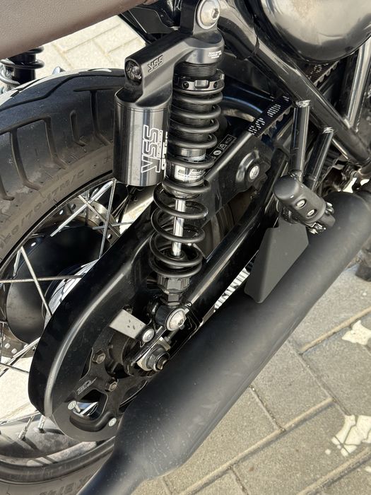 Triumph Bonneville T120 Black