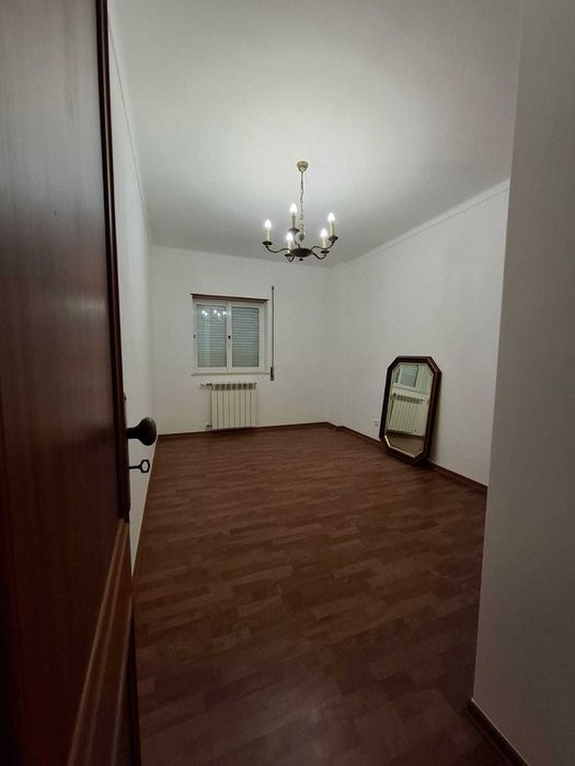 Arrenda-se apartamento