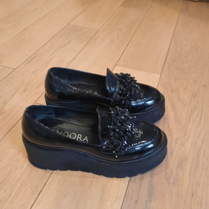 Buty na koturnie