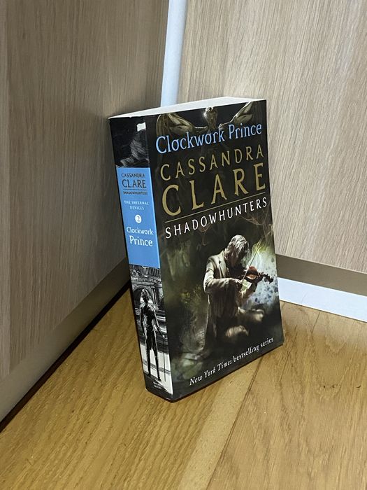 Livro - Clockwork Prince, de Cassandra Clare