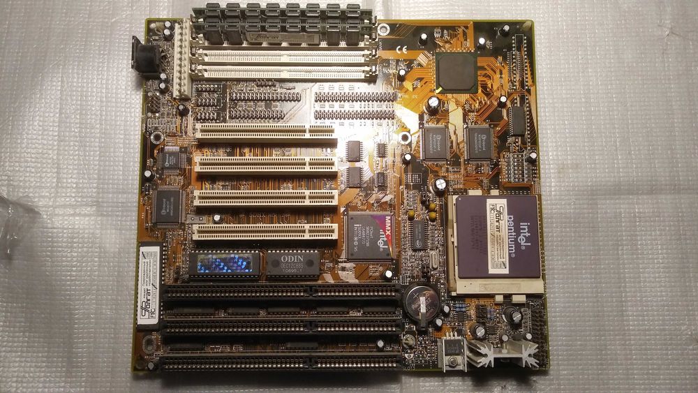 Ретро железки ПК мать + проц intel pentium 133Mhz и память SIMM