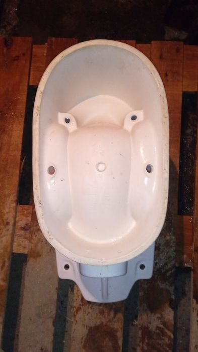 Продам унитаз cersanit