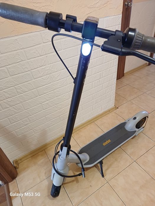 Срочно!!!Электросамокат Segway Ninebot KickScooter MAX G30LE (В хорошем тех. состоянии)