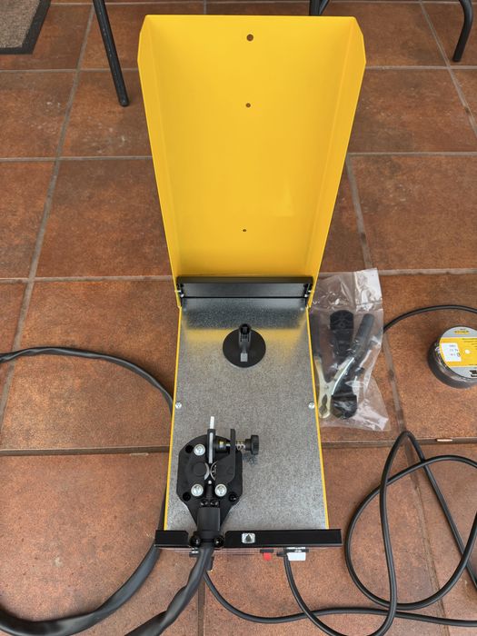 Spawarka Deca MIG 230 AC 130 Amp Gasless z drutem