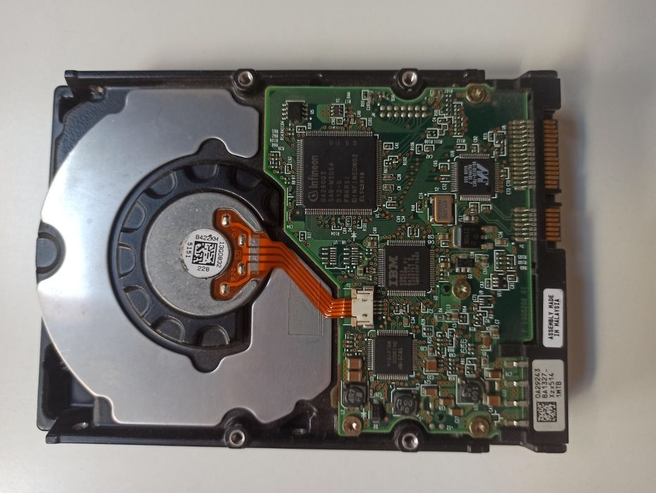 Жорсткий диск HDD Hitachi HDS722516VLSA80 160Gb (не стартує)