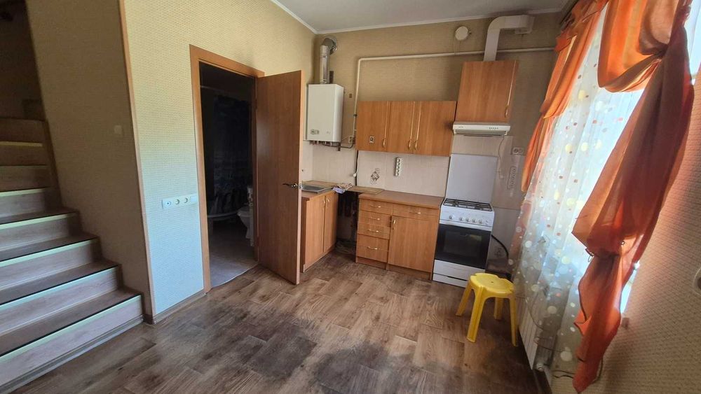 Таунхаус на три кімнати в центрі Олександрівки,Чорноморськ