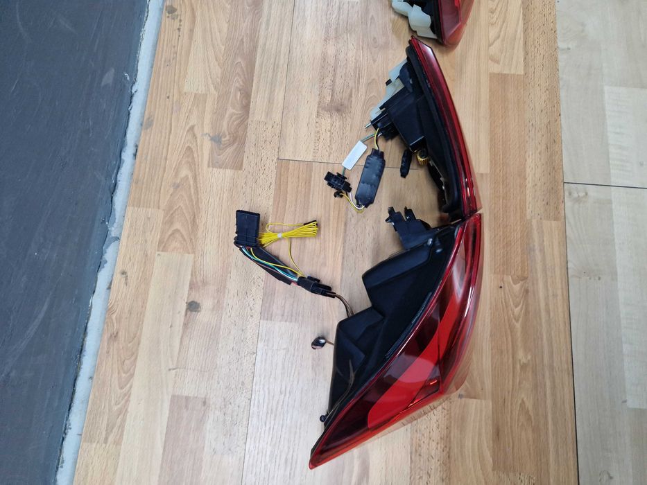 Задние фонари стопы на BMW 3 Series F30 2012-2018 год ( в стиле CS )