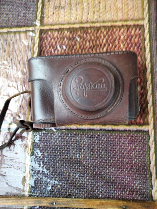 Продам кожаный чехол от фотоаппарата
