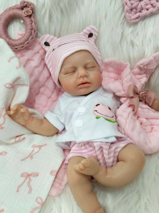 Lalka w typie reborn silikonowa z wyprawką prezent lala 30-33cm miękka