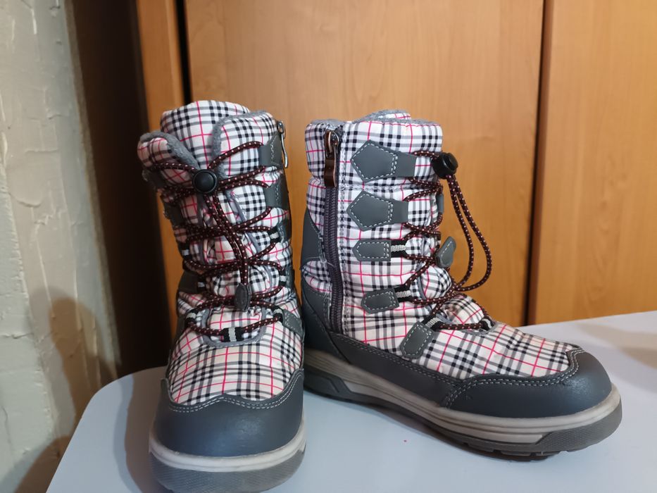 Продам зимние термо ботинки B&G 30р