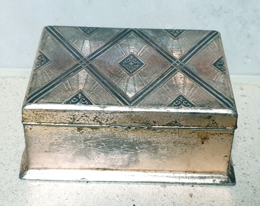 Antiga caixa cigarreira de mesa