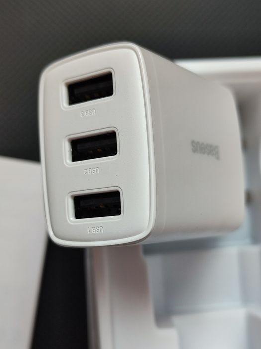 Зарядний пристрій Baseus блок живлення зарядка на 3 USB 3.4A 17W