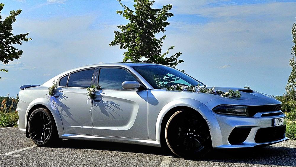 Auto do ślubu Dodge Charger 500KM Widebody Mustang Challenger Camaro