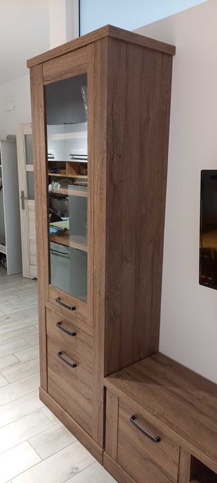 Sprzedam witrynę i szafkę rtv