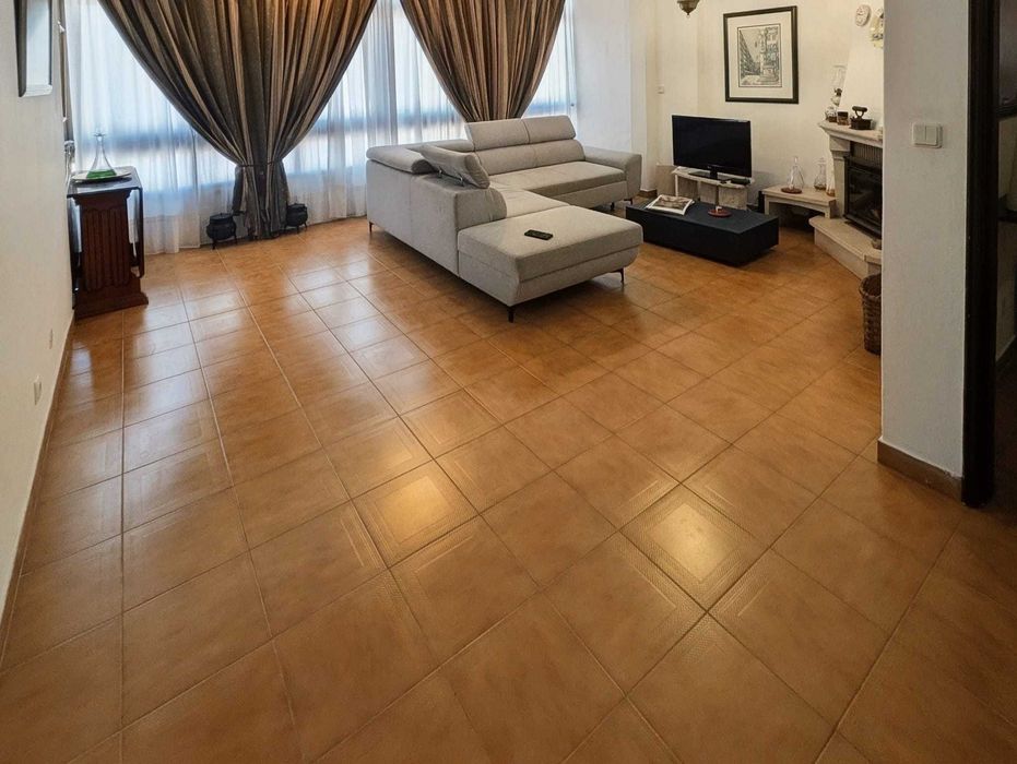Apartamento T3 com arrecadação e garagem em S. Carlos
