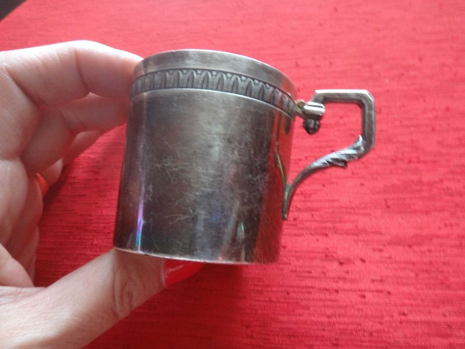 Srebrna   filiżanka