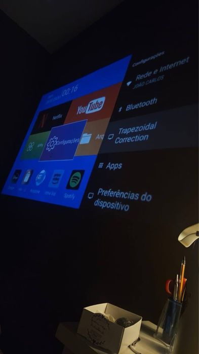 Екран у подарунок — HY300 проєктор 4K, Android, Wi-Fi