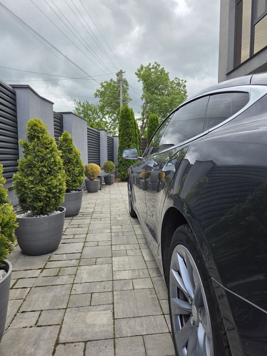 Tesla Model S 2018 75D