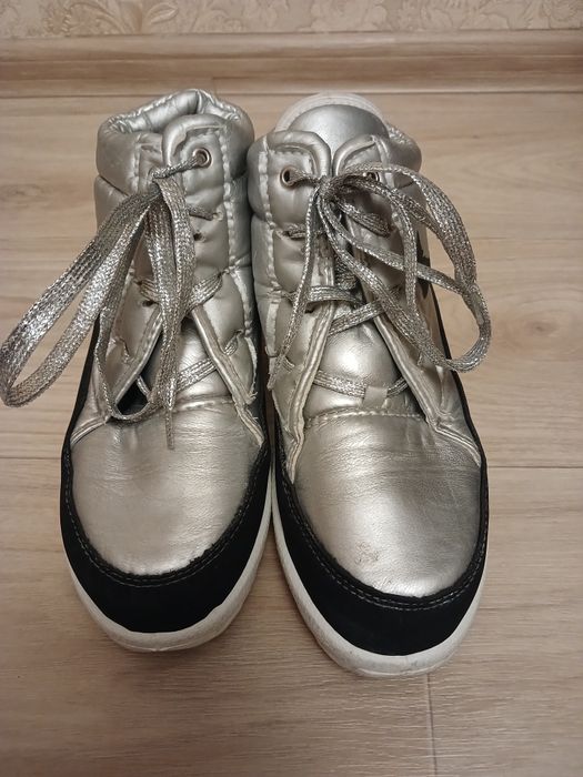 Взуття ботинки жіночі зимові 39 розмір