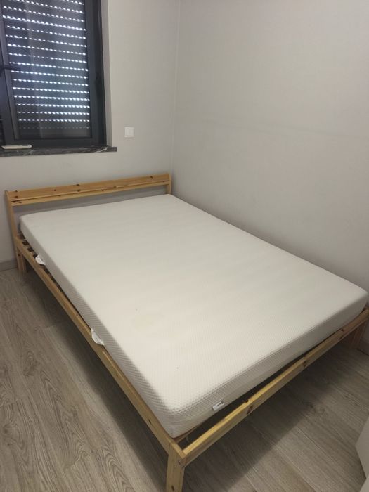 Duas camas mais colchões medidas 140x200