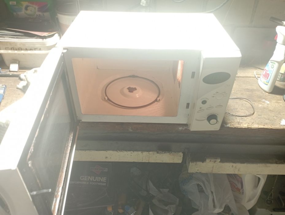 Продам мікрохвильову піч самсунг