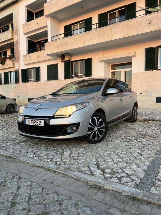 Mégane Sport Tourer 1.5 dCi com vidros escuros averbados