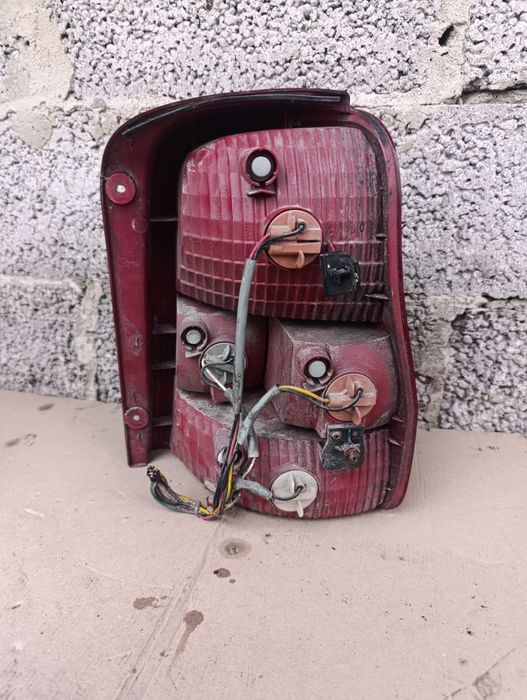 Стоп ліхтар фонар лівий Kia Carnival 2 Карнівал