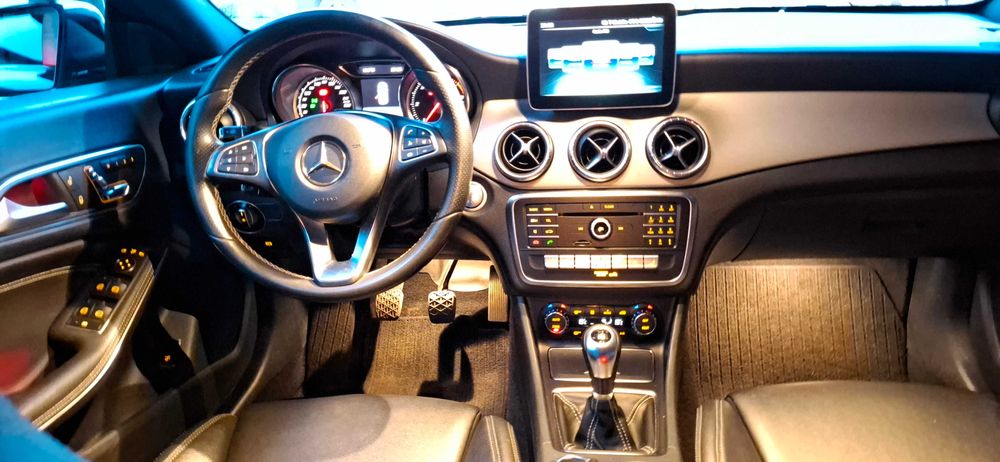 Samochód osobowy Mercedes Benz