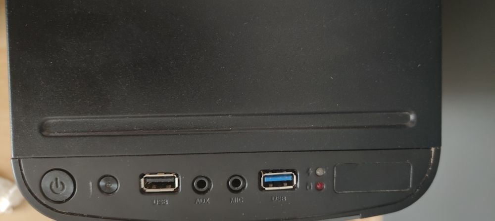 Komputer stacjonarny ryzen 5 2600|rx 570|16GB RAM|BEZ DYSKU!!