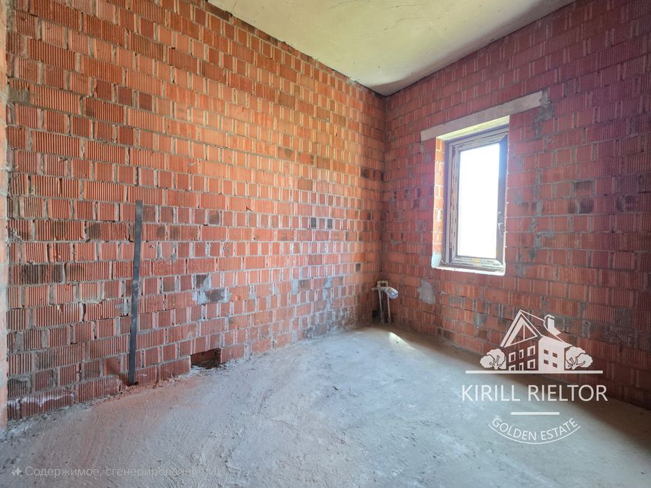 Продажа просторного дома на тихой улице в городке "Золотые Ключи"