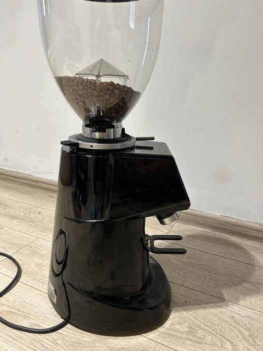 Продам кавомолку Fiprenzato F64E б/у