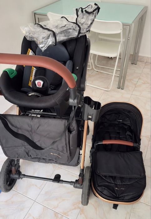 Carro bebe semi novo