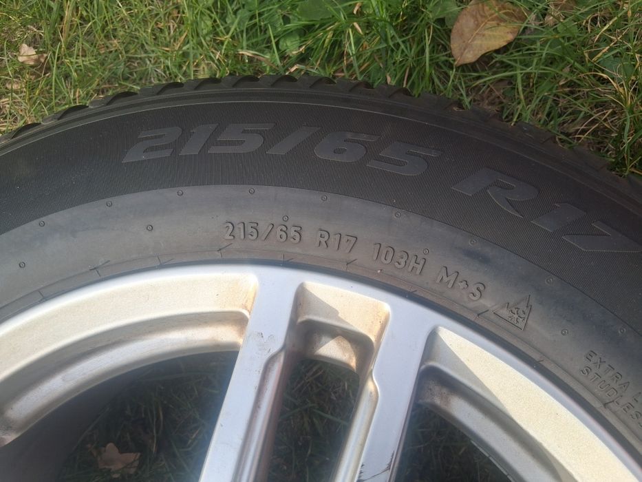 Opony  Zimowe  "17"  215×65  "Pirelli"