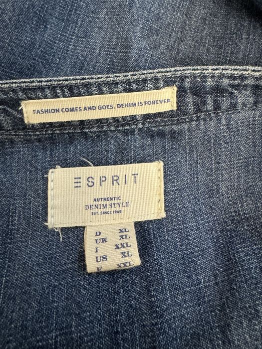 Jeansowa koszulowa sukienka Esprit wiązana w talii