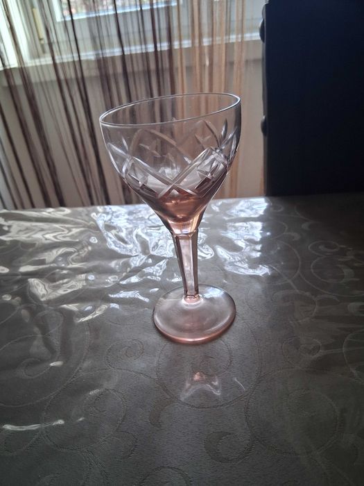 Conjunto (72 peças) de copos e jarro em vidro fino lapidado