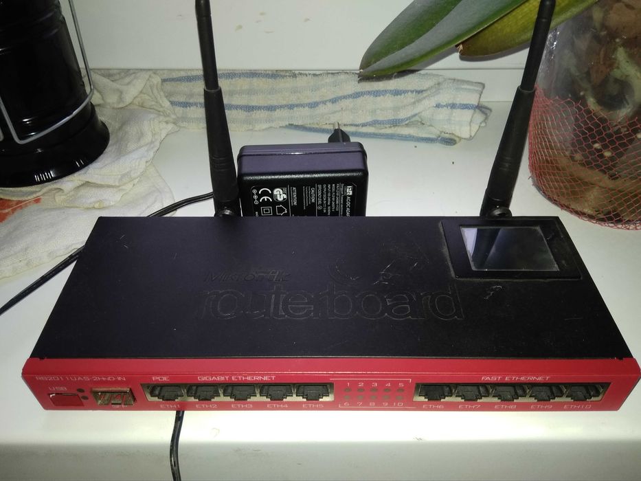 Роутер MikroTik RB2011UiAS-2HnD-IN 1Вт с БП не раздает WIFI: 1 900 грн ...